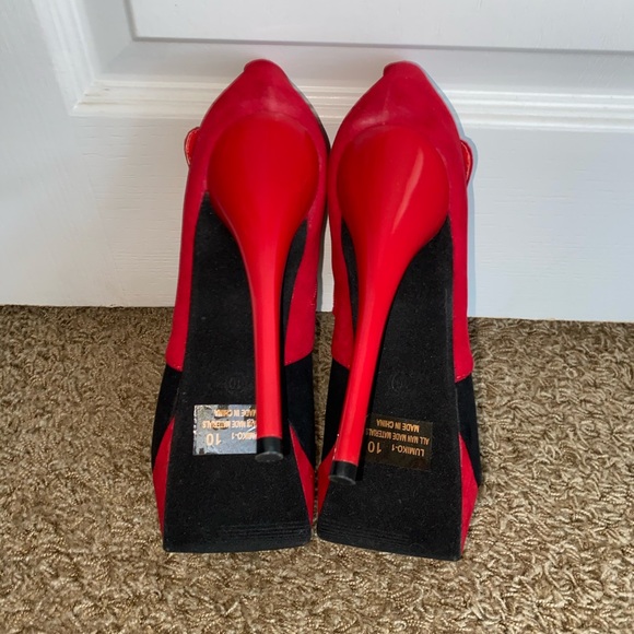 Red and black platform heels - Picture 3 of 6